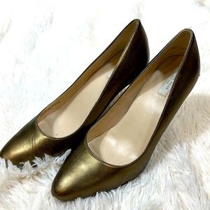 Cole Haan gold pumps 85 MM size 8.5w